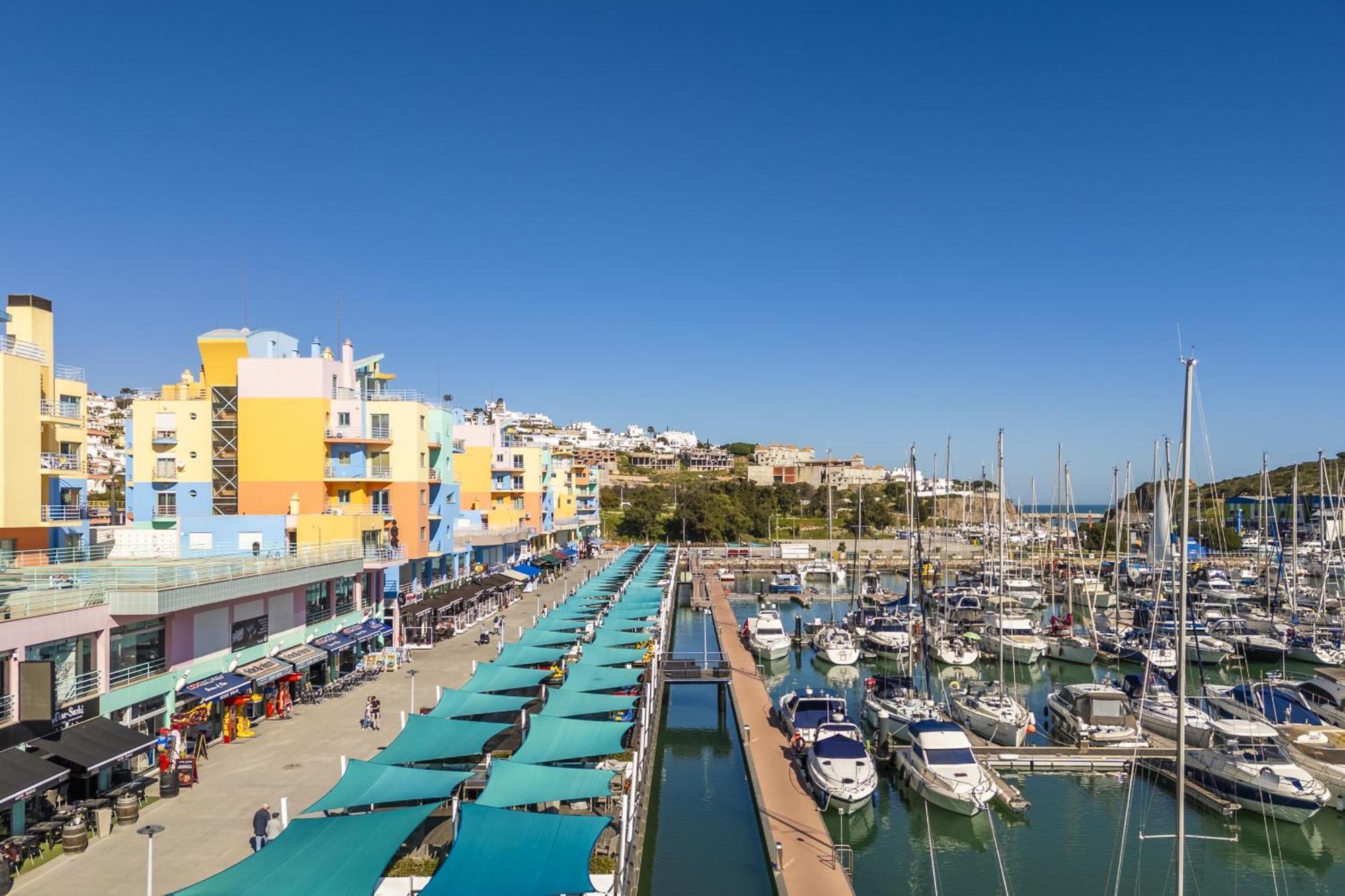 Marina Breeze Apartment With Pool - 900M From The Beach 阿尔布费拉 外观 照片