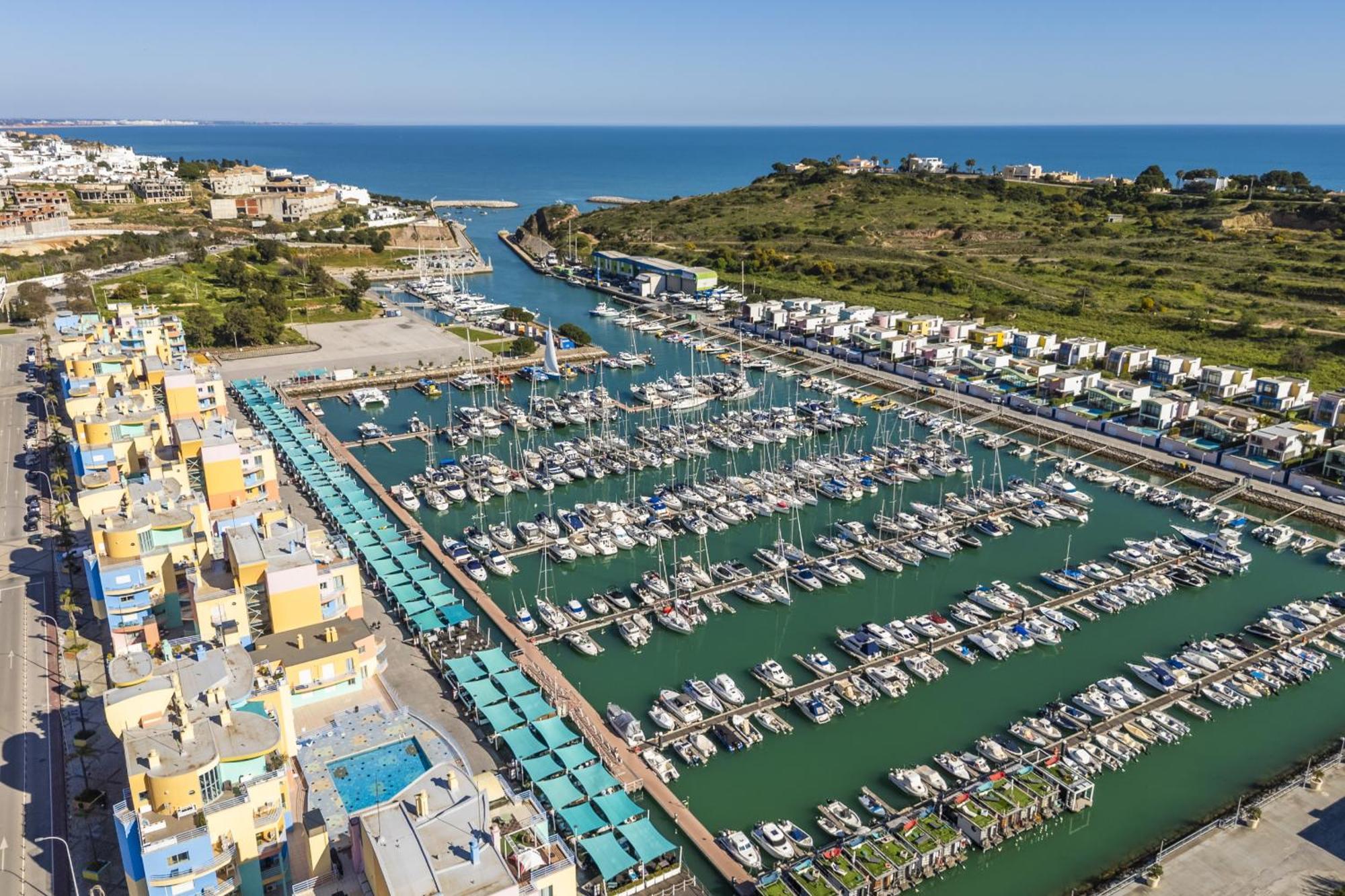 Marina Breeze Apartment With Pool - 900M From The Beach 阿尔布费拉 外观 照片