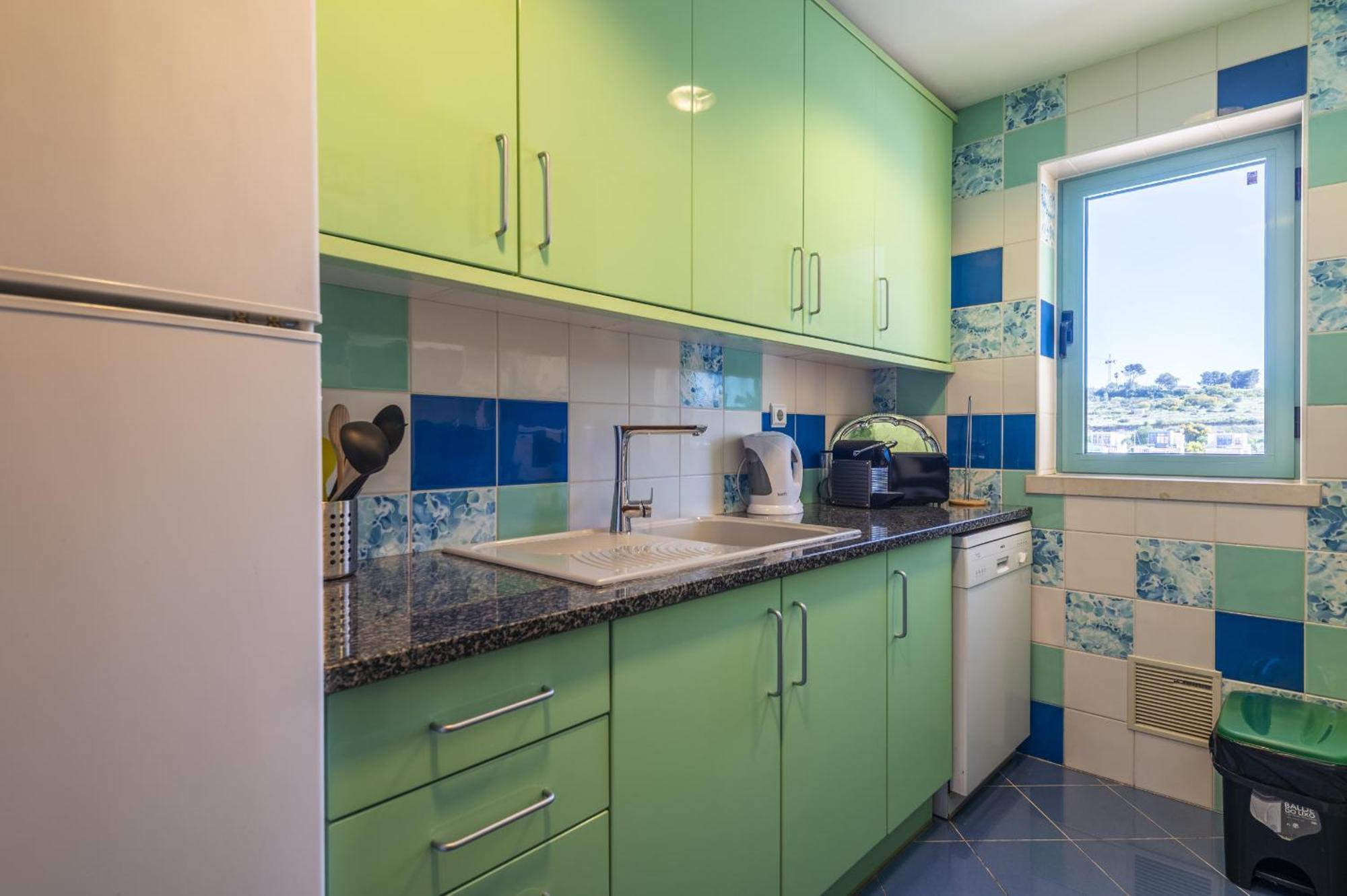 Marina Breeze Apartment With Pool - 900M From The Beach 阿尔布费拉 外观 照片