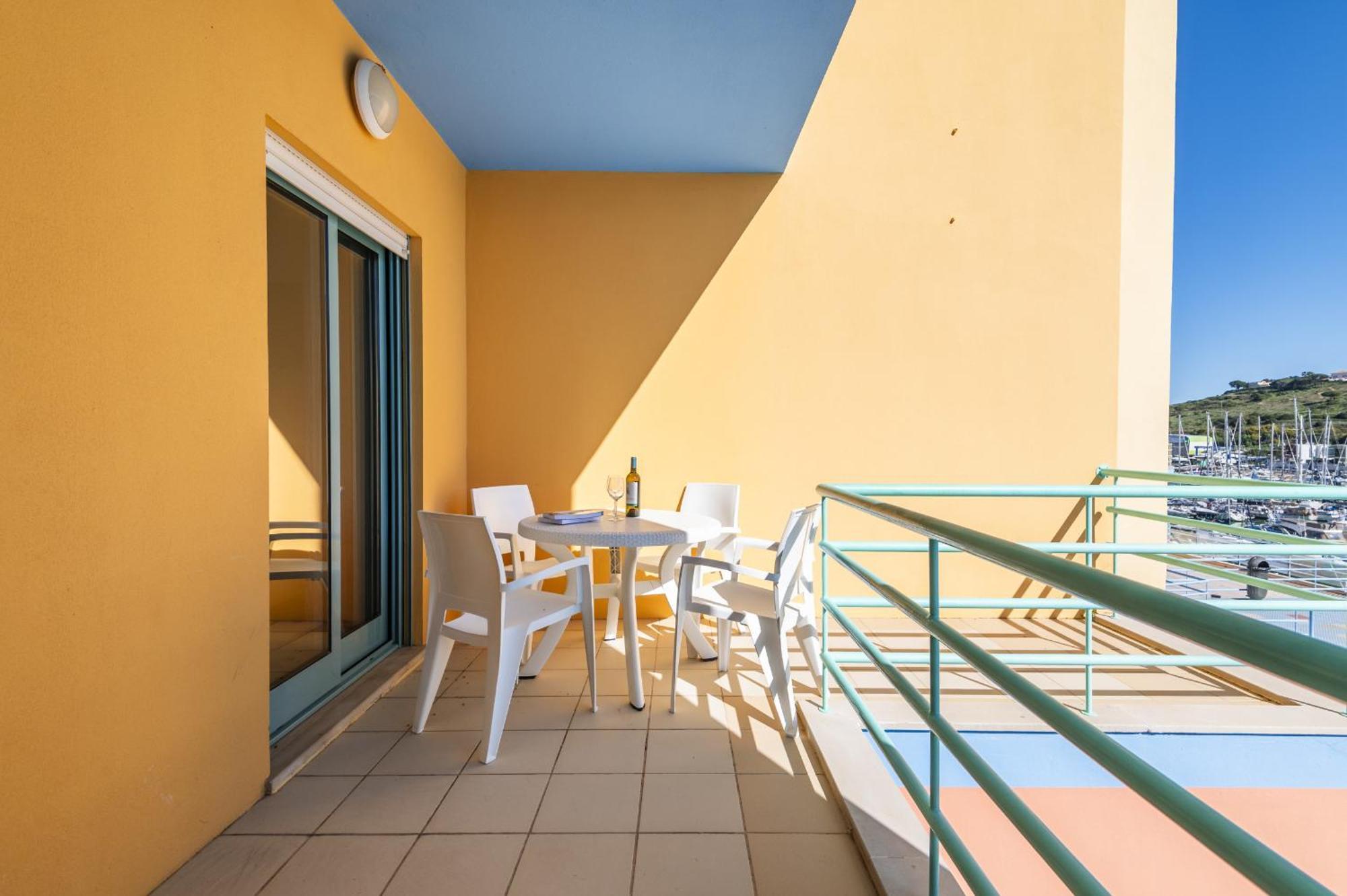 Marina Breeze Apartment With Pool - 900M From The Beach 阿尔布费拉 外观 照片