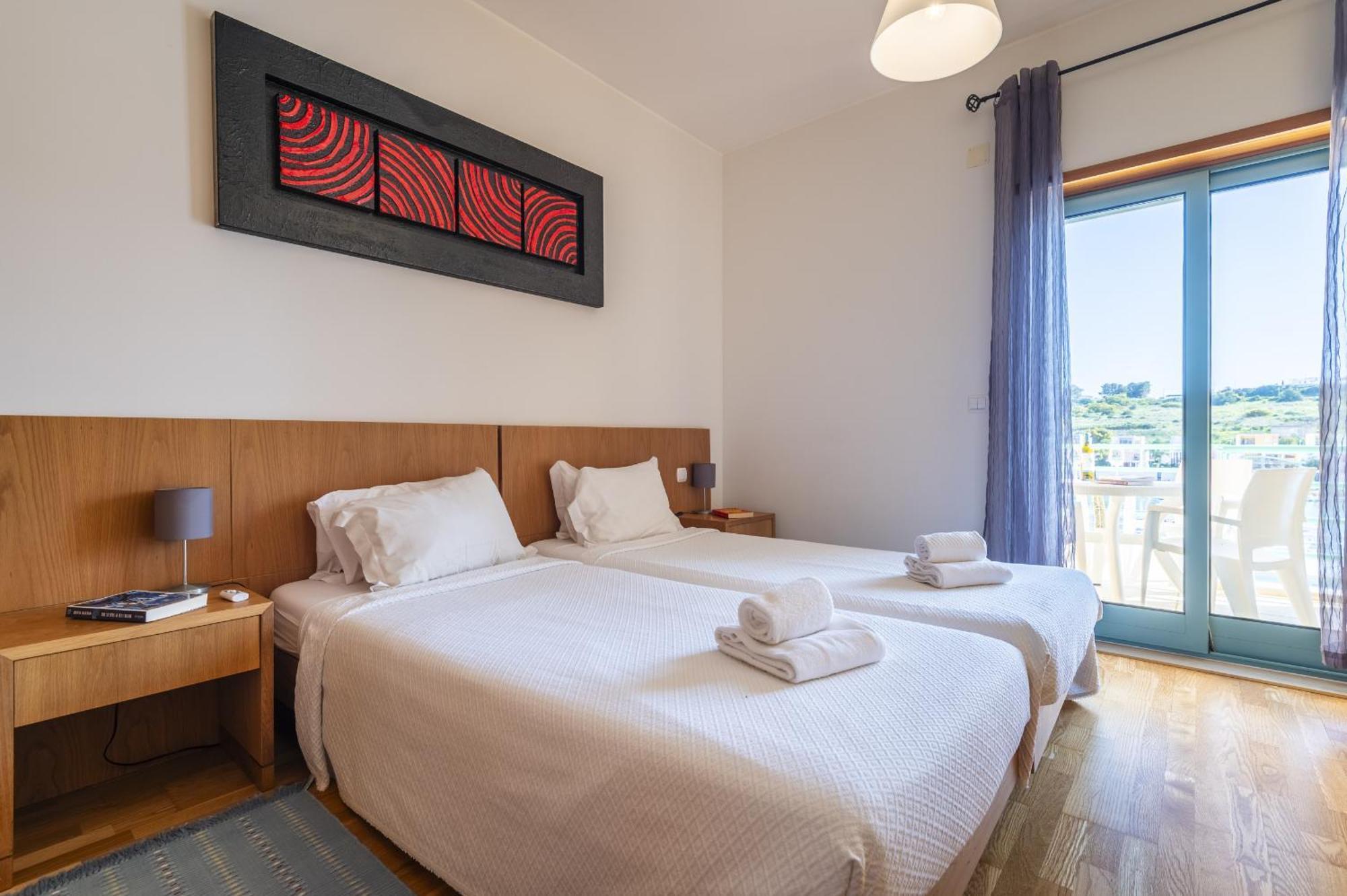 Marina Breeze Apartment With Pool - 900M From The Beach 阿尔布费拉 外观 照片