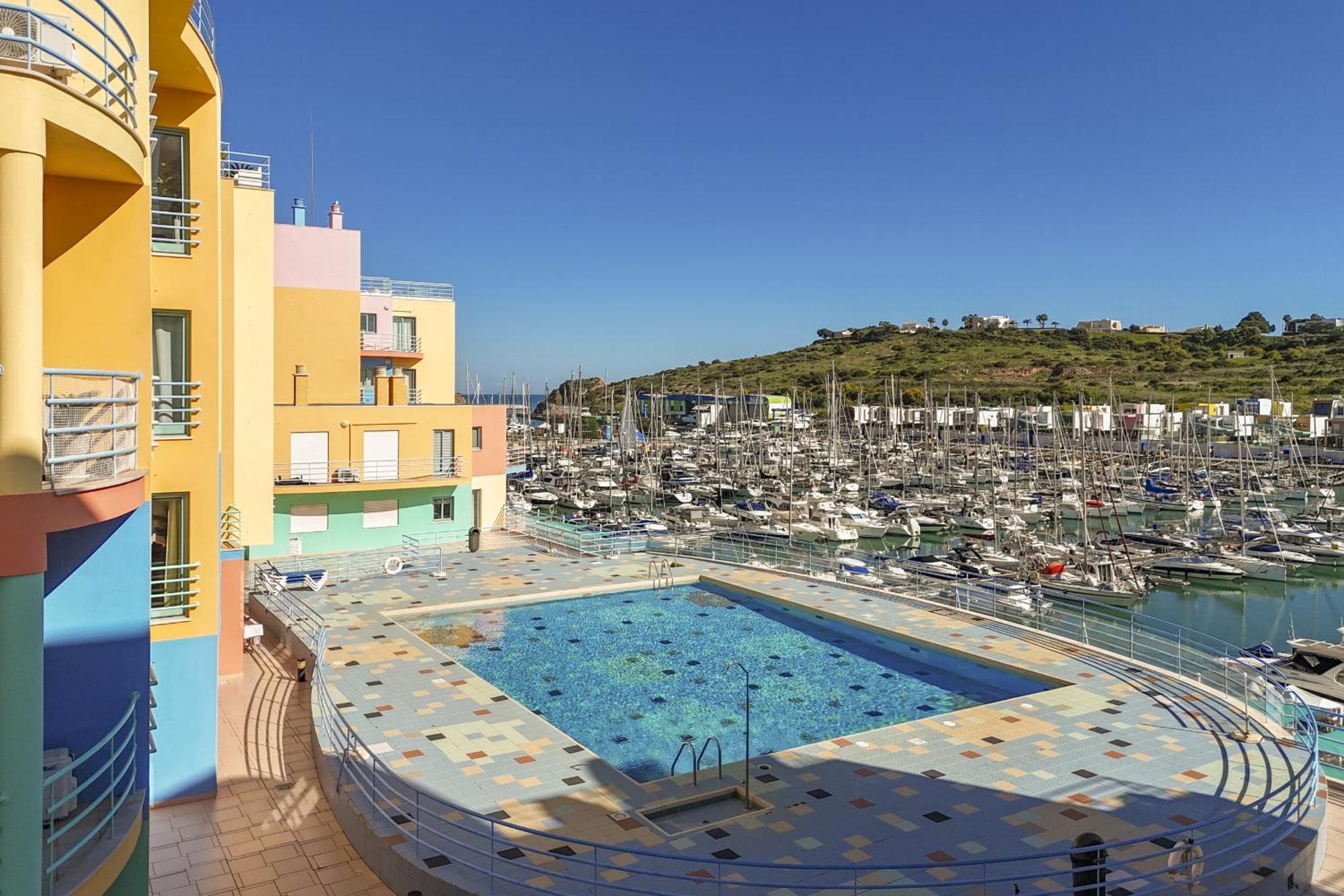 Marina Breeze Apartment With Pool - 900M From The Beach 阿尔布费拉 外观 照片